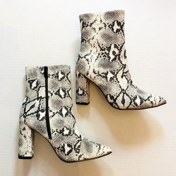 Shoes - White and Black Snakeskin Print Zipper Booties